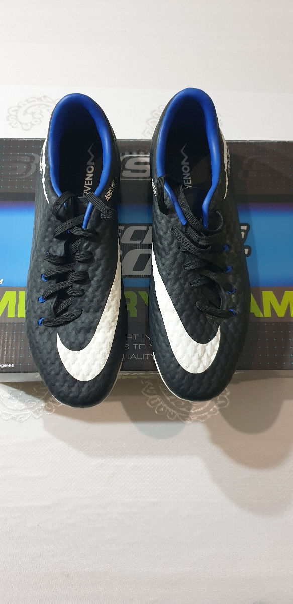 Vind buțe Nike marimea 40,5 stare foarte bună și Adidas marimea 42 din piele naturala . фото 0