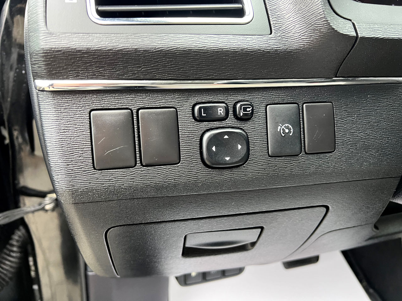 Toyota Avensis фото 9