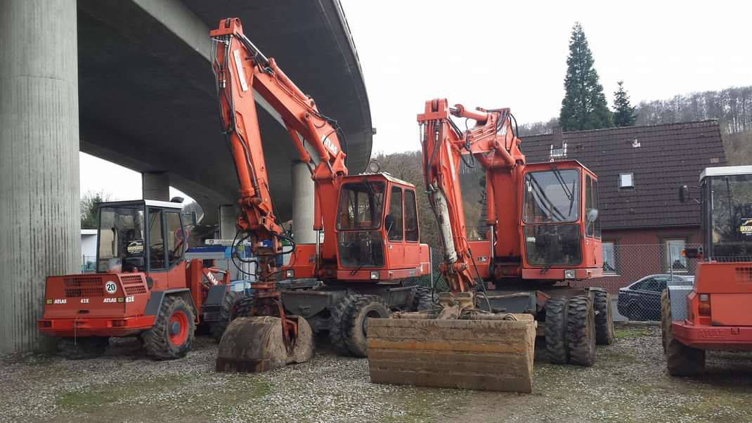 Servicii  excavator foto 2