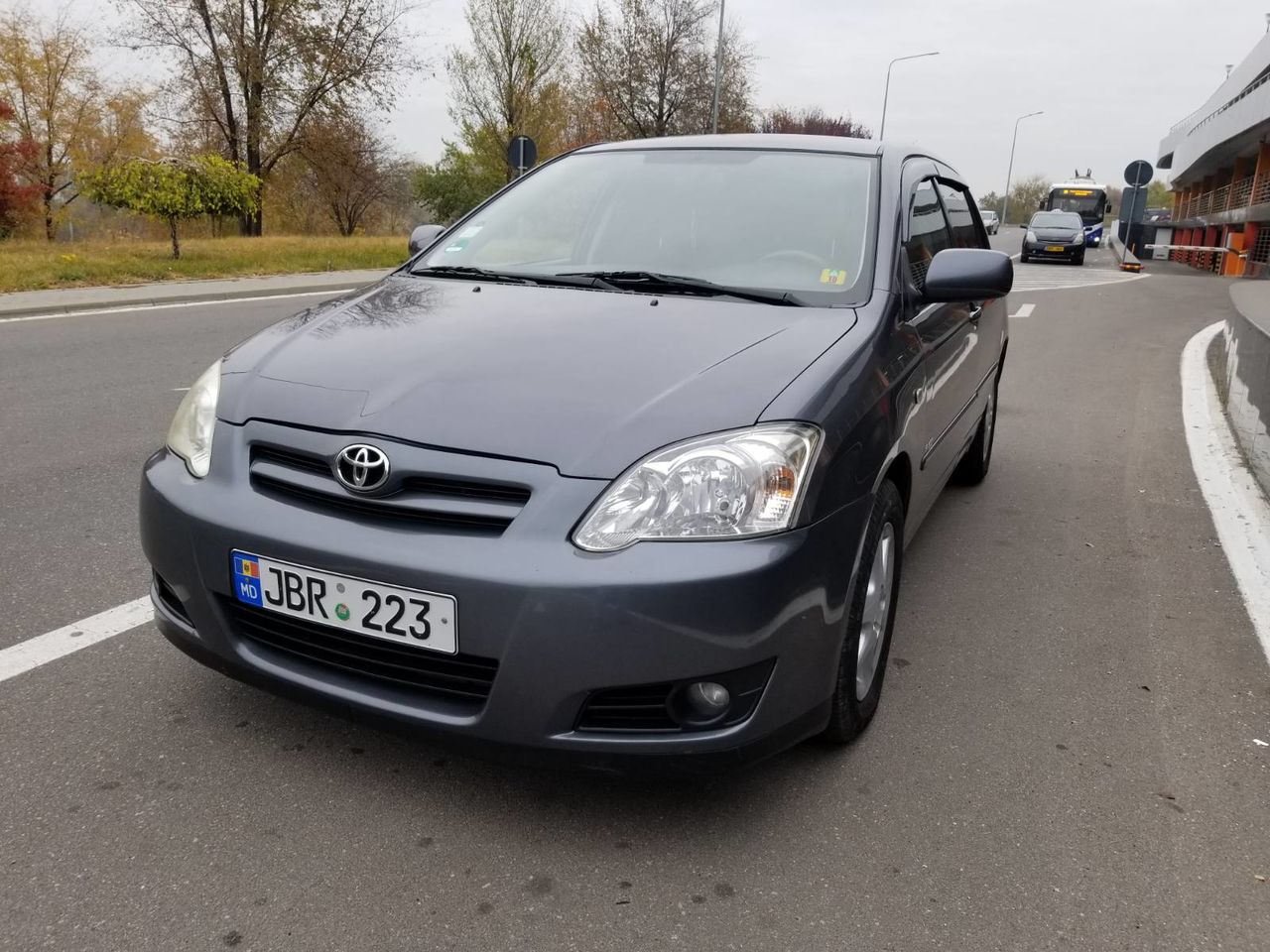 Chirie auto de la10 euro/zi Ford Fusion Toyota Prius Dacia foto 4