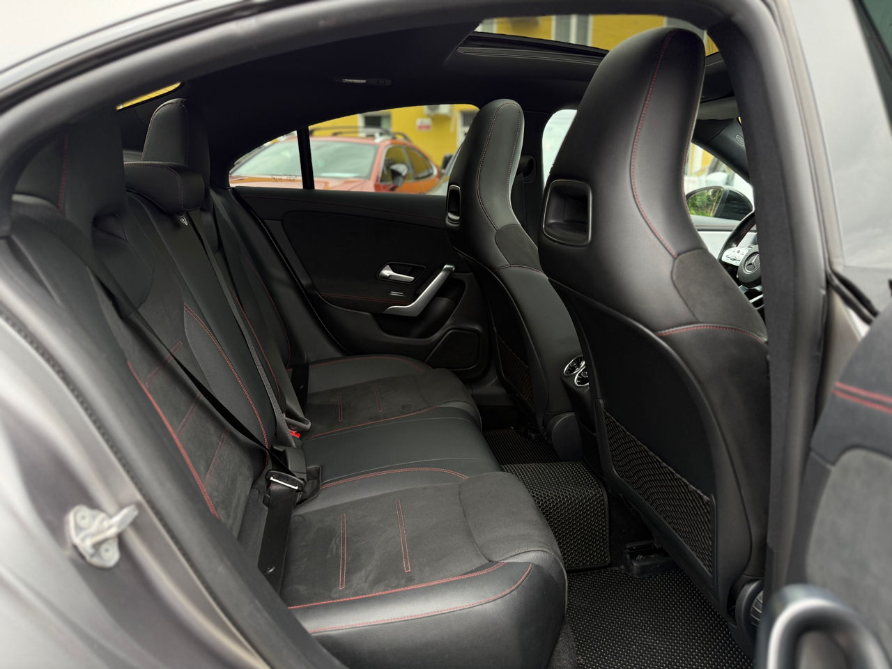Mercedes CLA foto 17