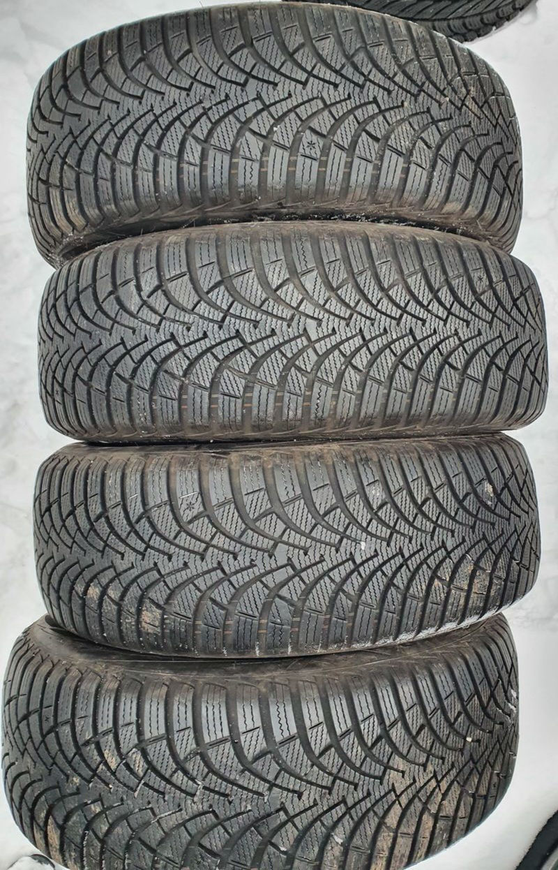 195/65/ R15- Goodyear.