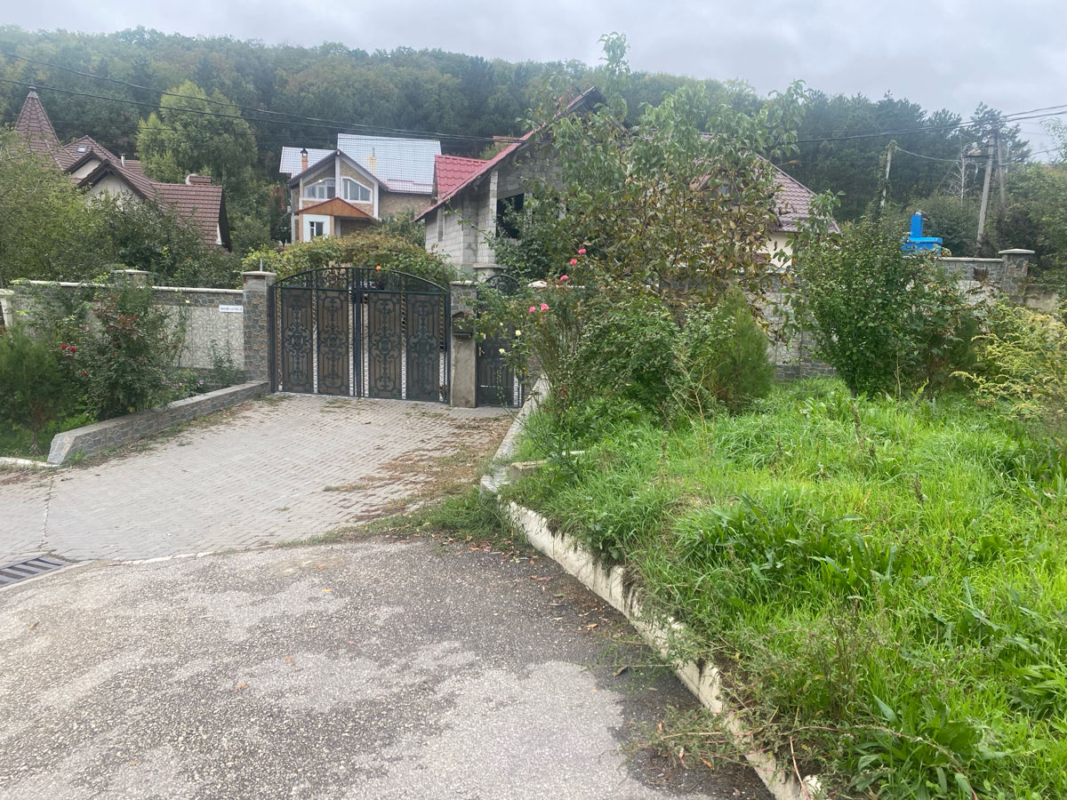 Casă într-o zonă de elită foto 1