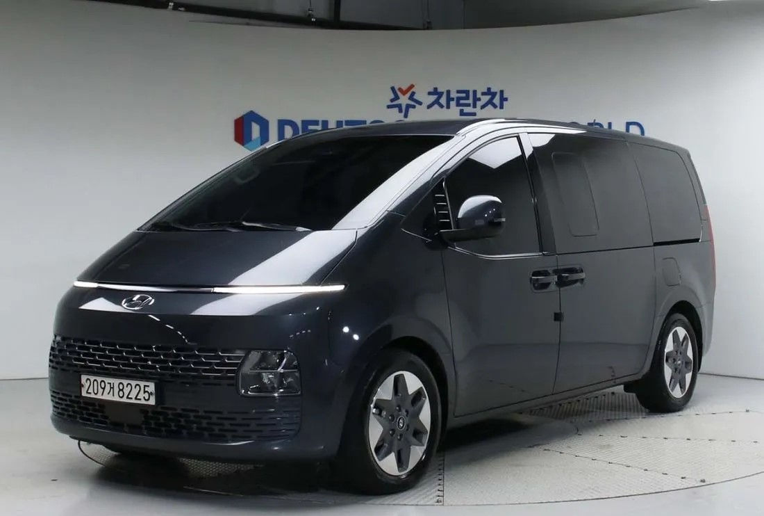 Hyundai Staria foto 0