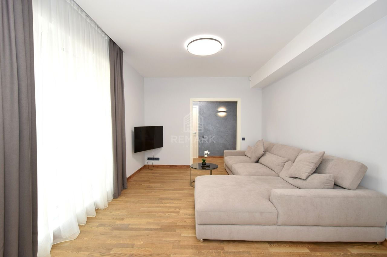 Apartament cu 3 camere, 165 m², Centru, Chișinău foto 1