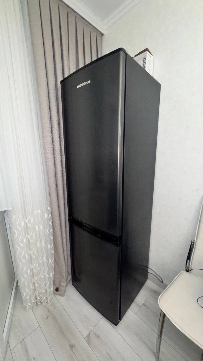 Frigider Electroplus foto 0