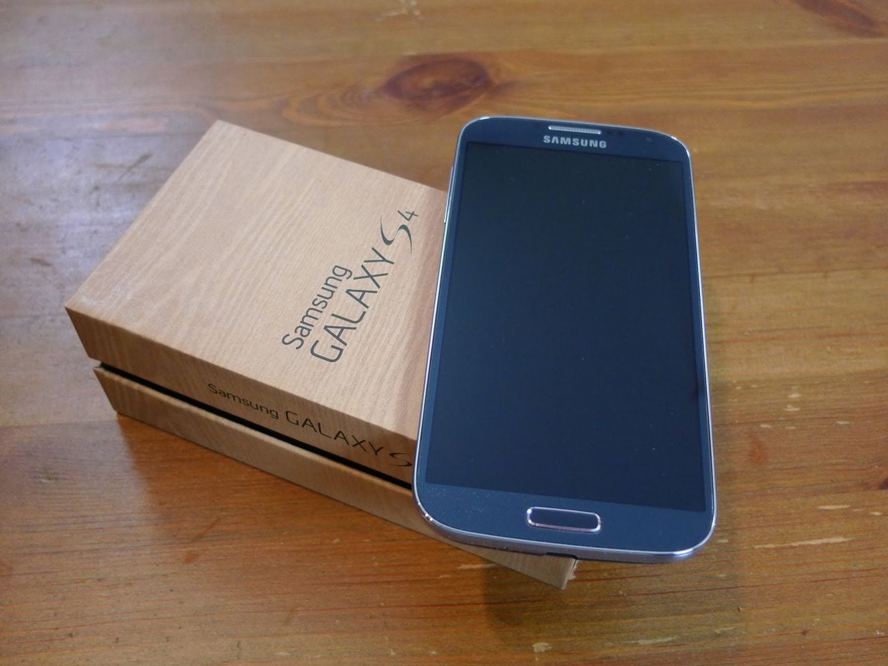 Куплю телефон самсунг б у. Samsung Galaxy s4. Samsung s4 LTE. Самсунг галакси с4 белый. Samsung Galaxy s4 gt-i9500.