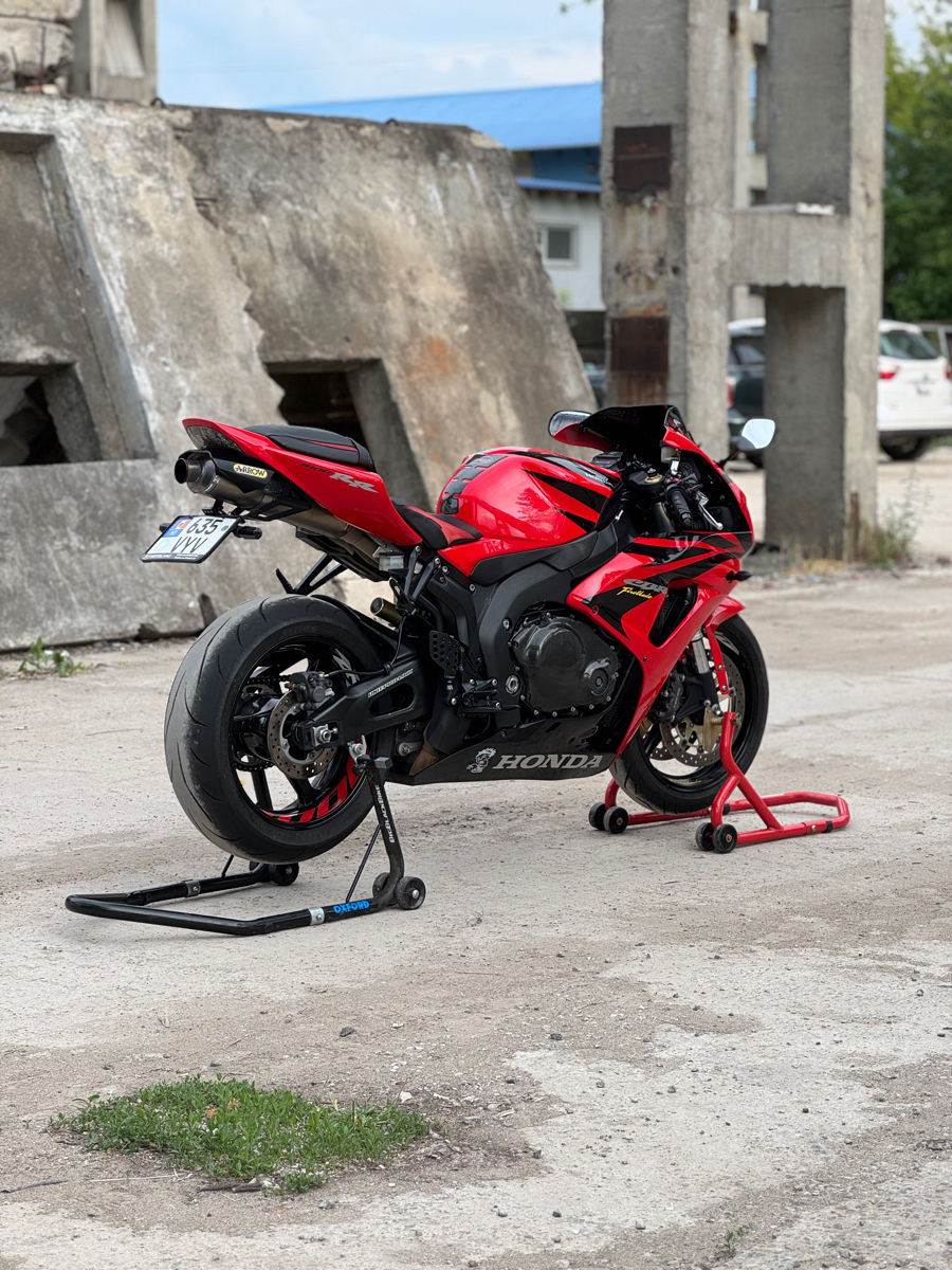 Honda CBR1000RR SC57 фото 3