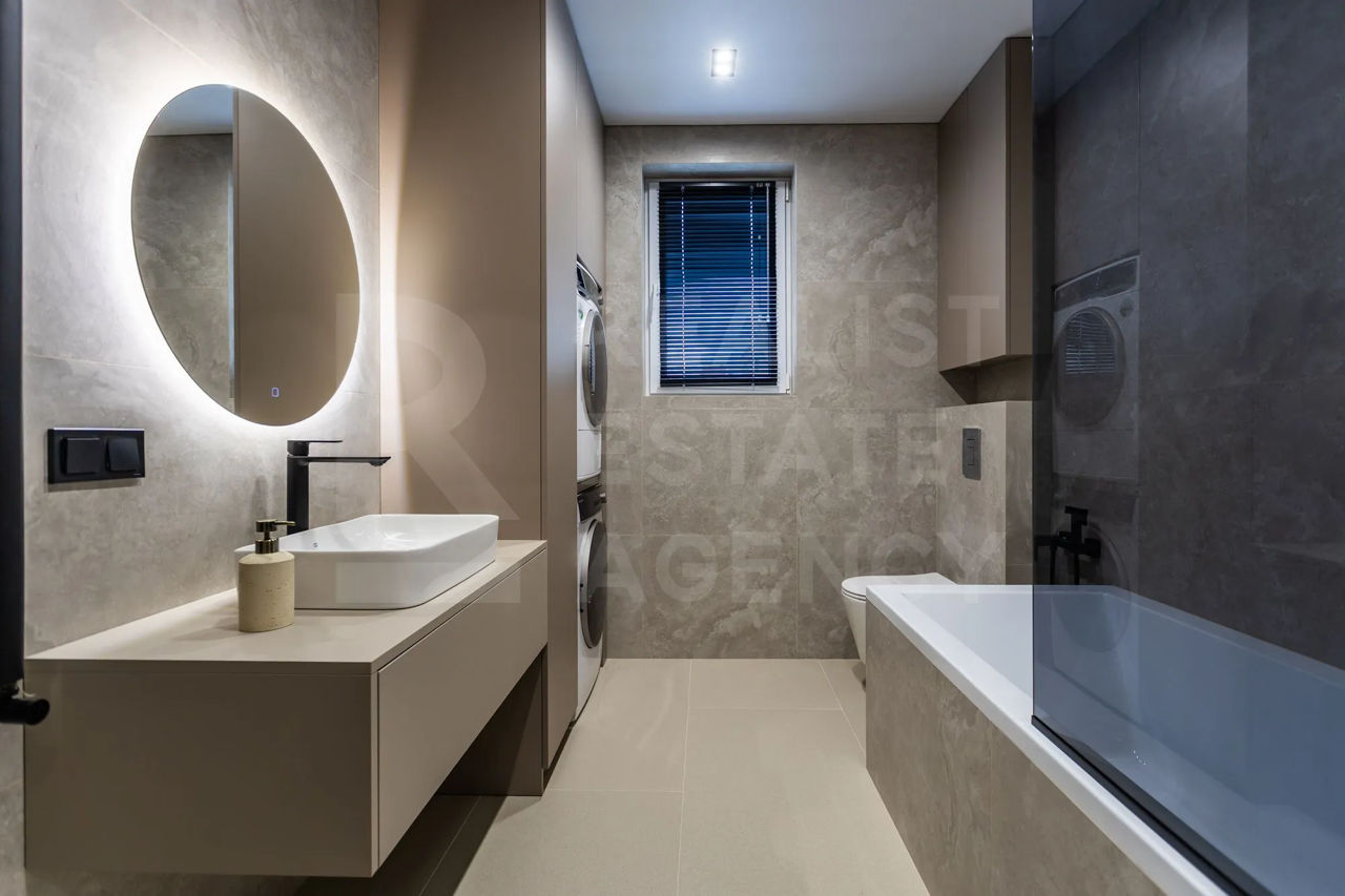 Apartament cu 3 camere, 108 m², 9 etaj