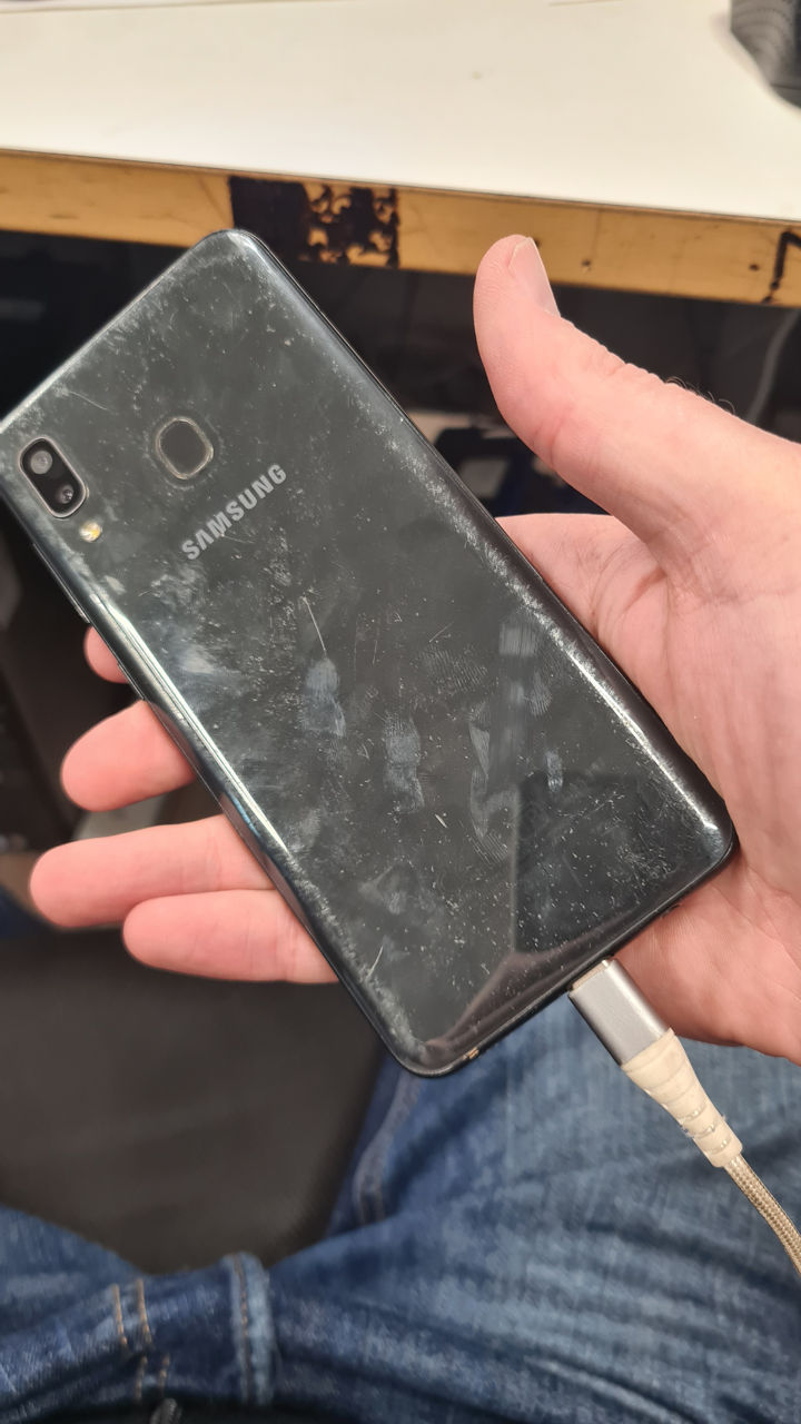 Samsung galaxy a20 la detalii. 100 lei foto 0