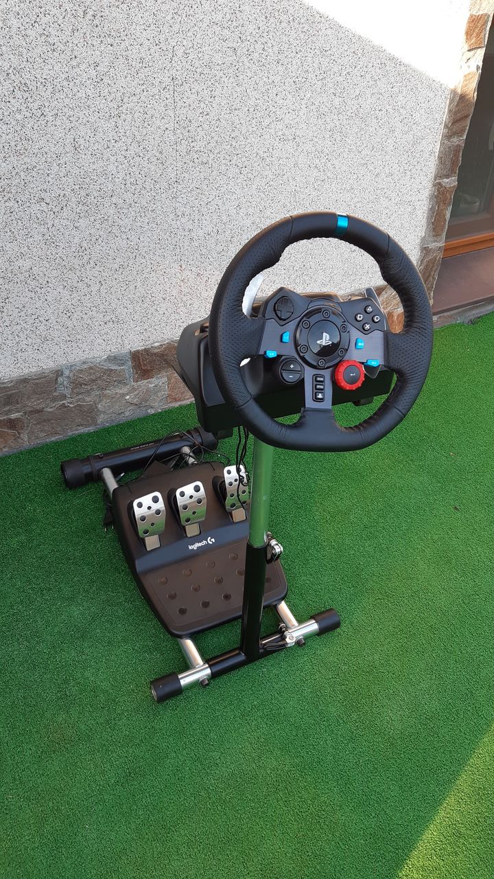 Logitech g29.