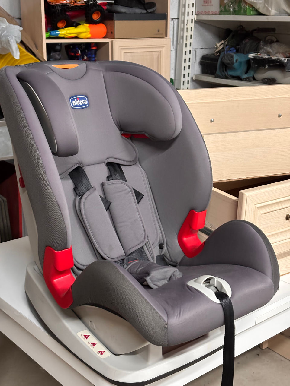 Scaun auto Chicco Youniverse Fix 9-36 kg Isofix