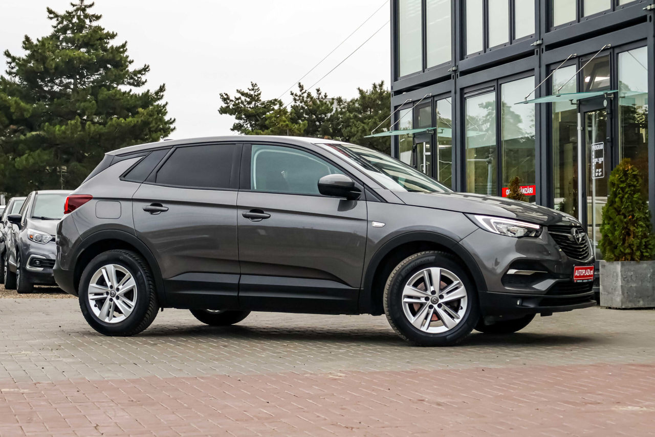 Opel Grandland X фото 0