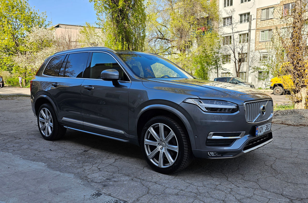 Volvo XC90 foto 1