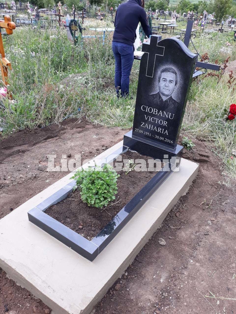 SRL LiderGranit предлагает самые дешёвые гранитные памятники в Молдове. фото 3