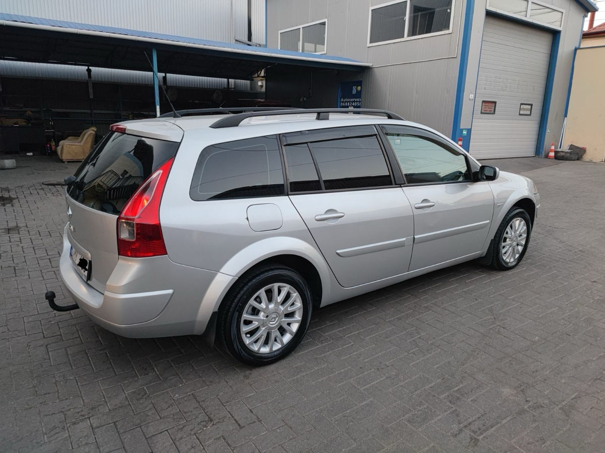 Renault Megane фото 1
