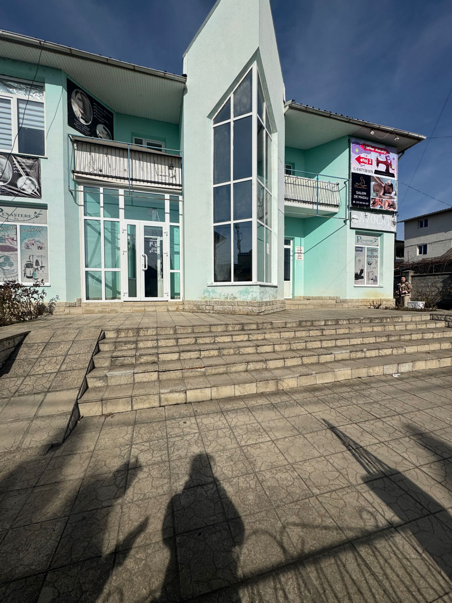 Clădire comercială de vânzare – Centru, Florești foto 0