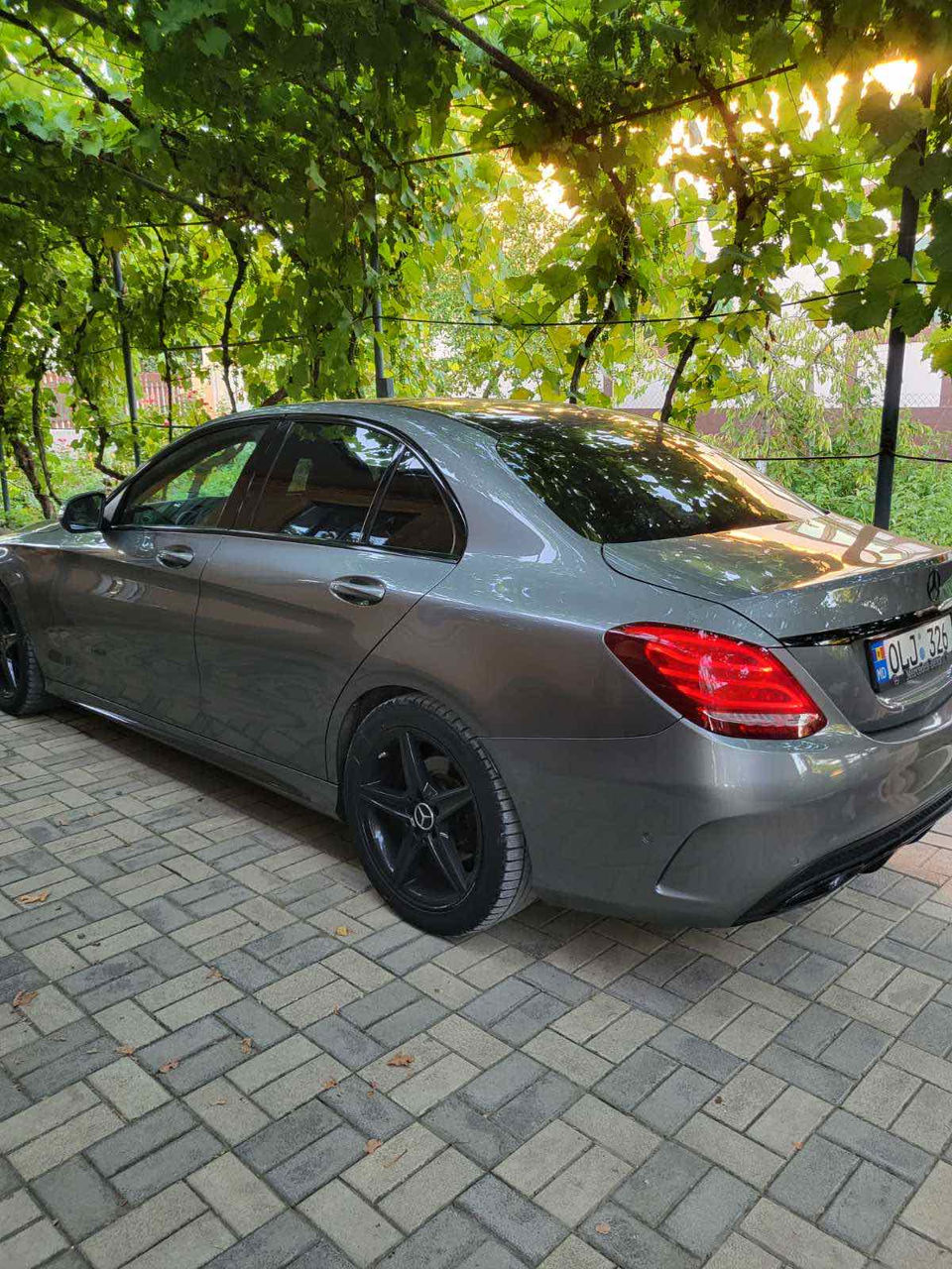 Mercedes C-Class foto 1