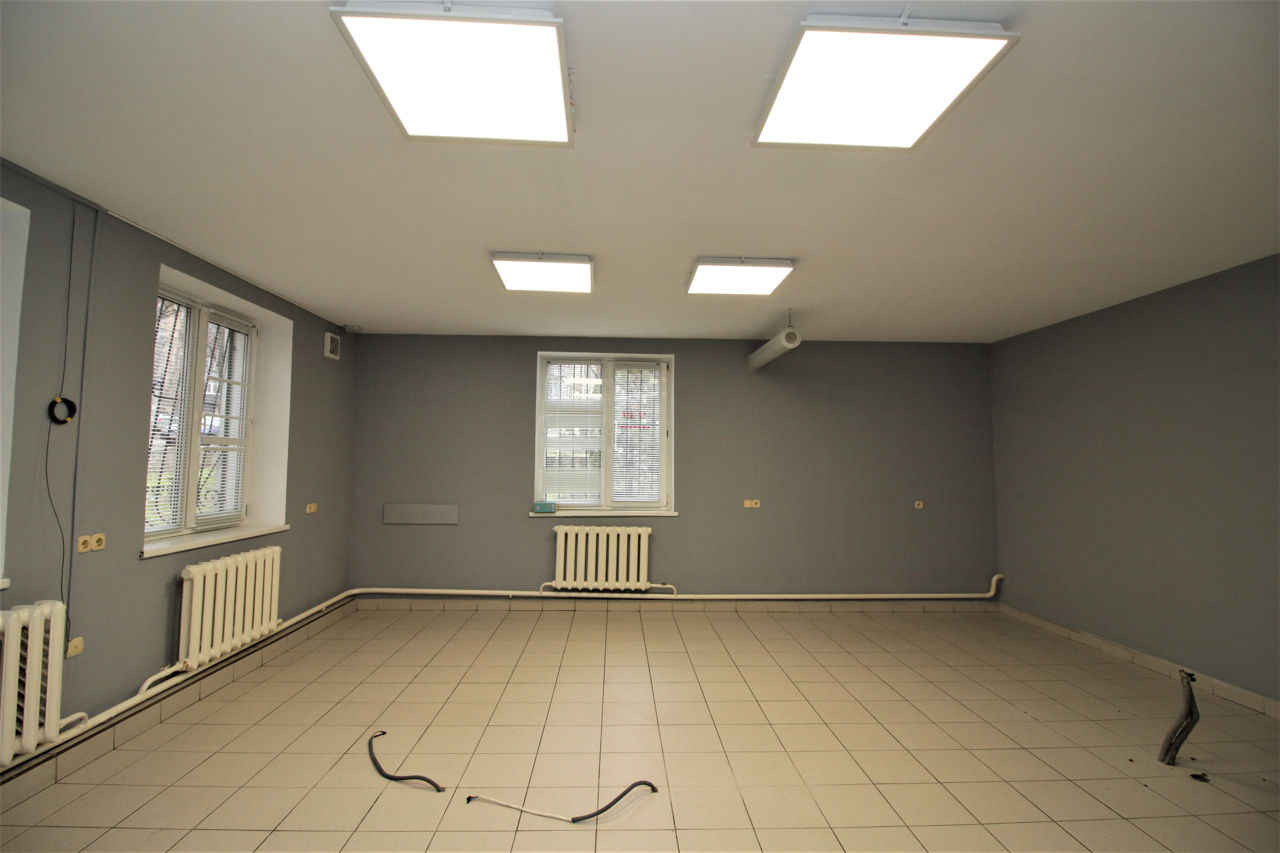 Chirie - spatiu comercial - str. Kiev - intrare separata - este apa foto 4