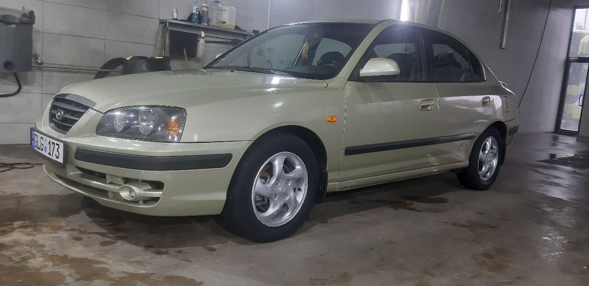 Hyundai Elantra фото 1