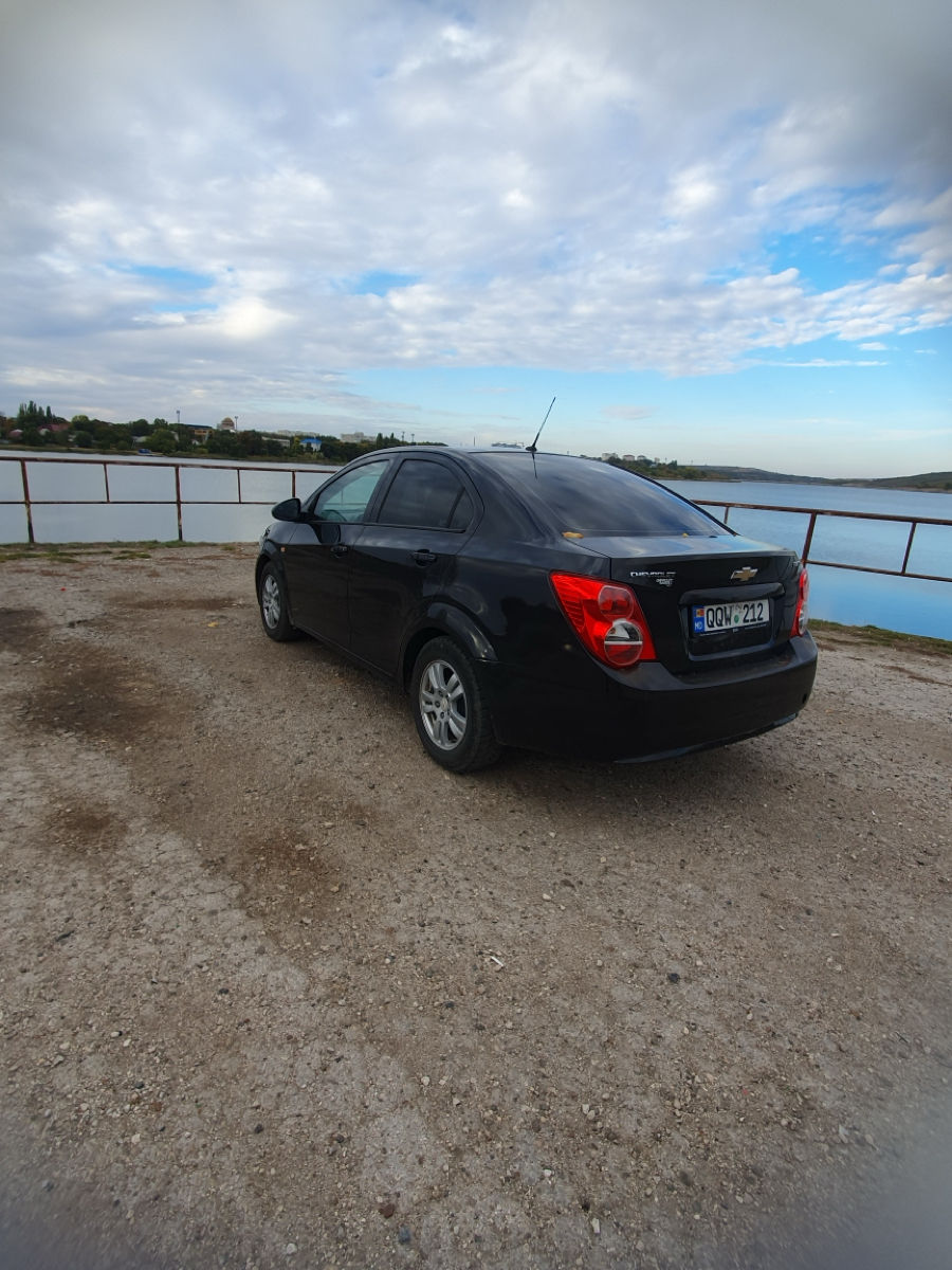 Chevrolet Aveo фото 1