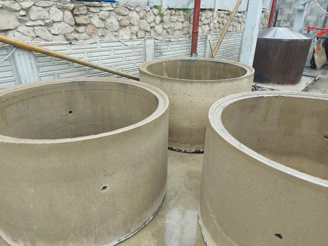 In vinzare tuburi din beton pot fi utilizate la canalizari, fântâni , subtraversari, podete. foto 7