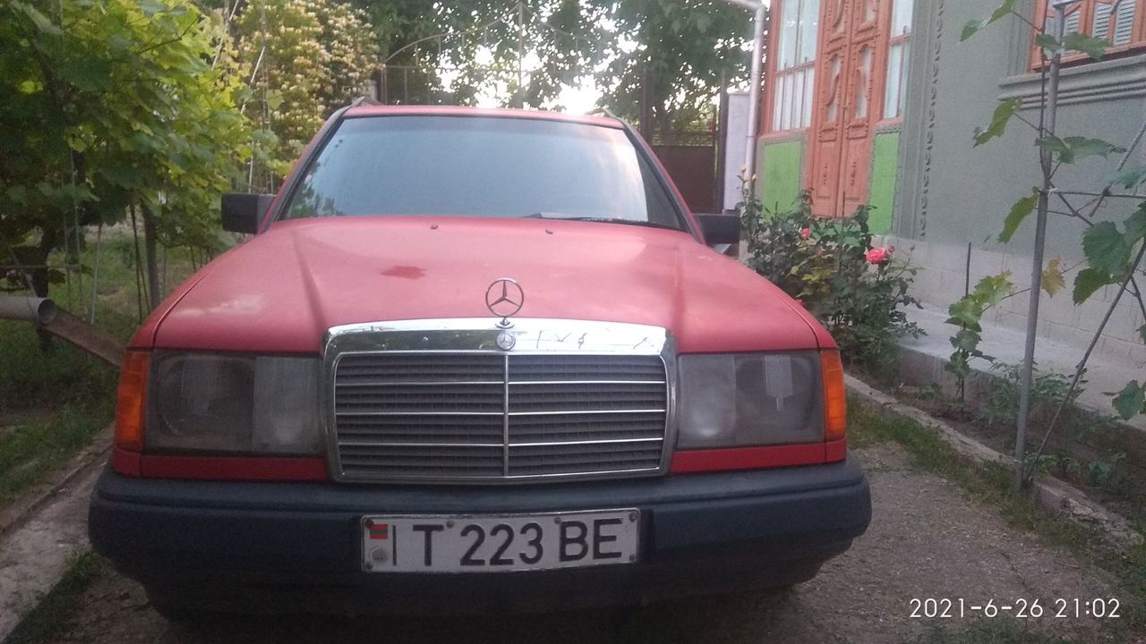 Mercedes Series (W124)