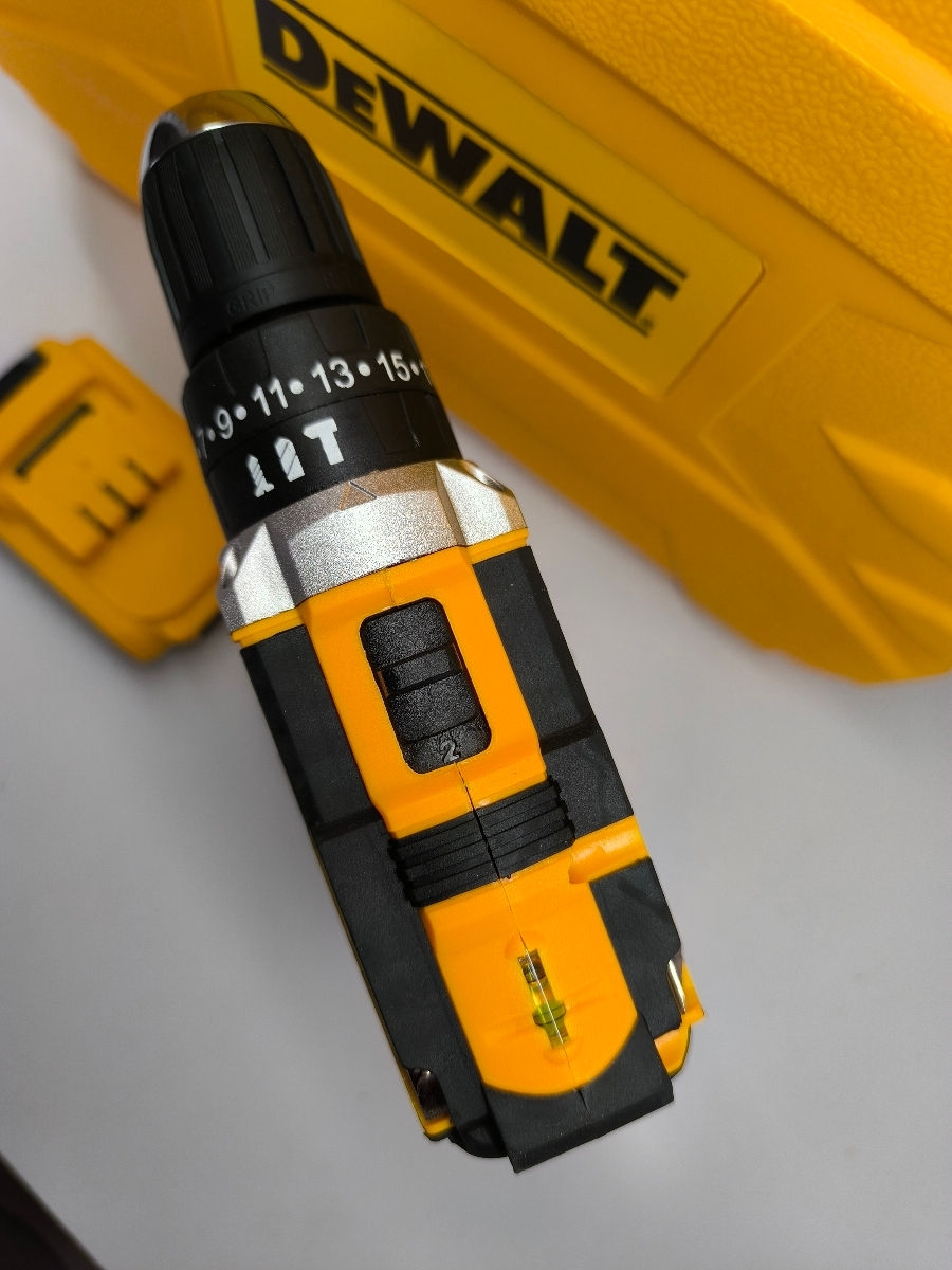Новый ударный шуруповёрт DeWalt 24v/6ah с большим набором инструментов foto 6