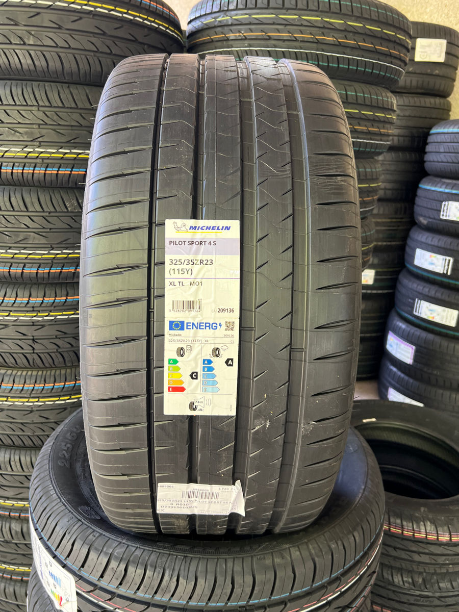 325/35 R23 и 285/40 R23 Michelin Pilot Sport 4s, Mercedes Version ...
