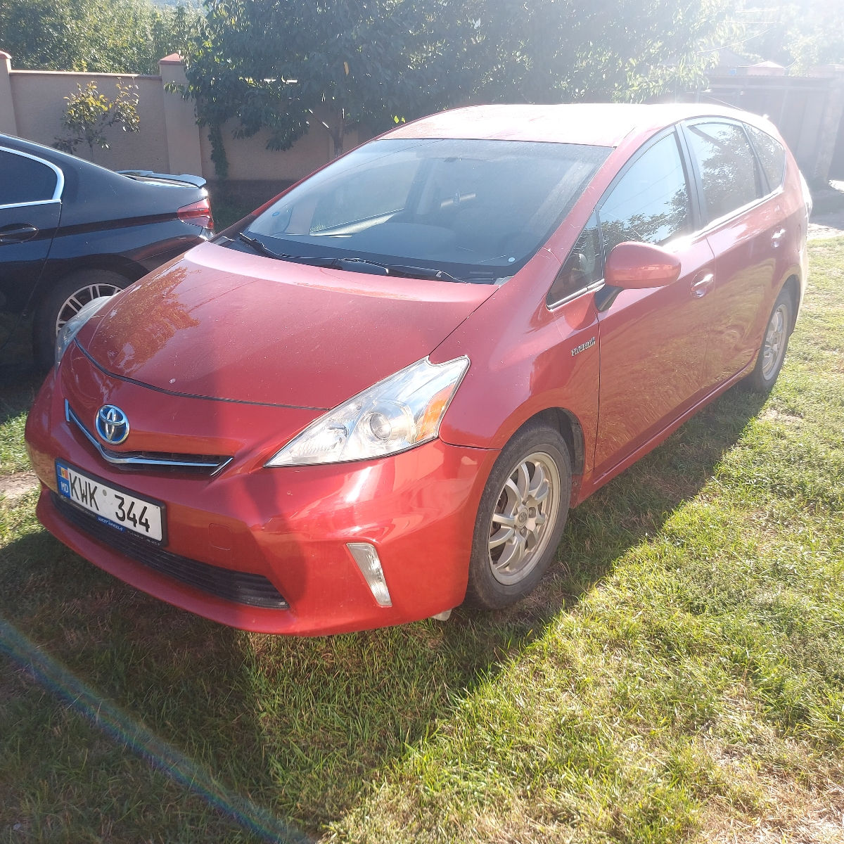 Toyota Prius v 2012 г. с пробегом 280000 mi, Газ / Бензин (метан), 6999 €
