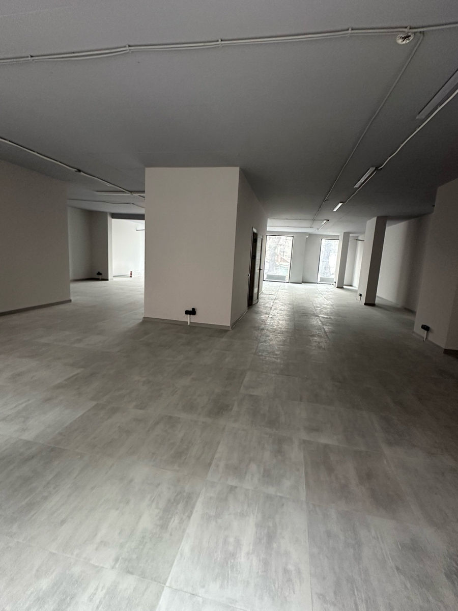 Chirie spațiul comercial 200 mp, str.Avram Iancu 32. foto 1