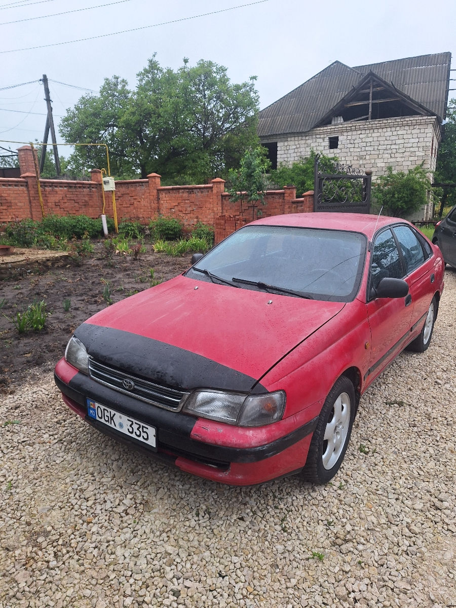 Toyota Carina фото 0