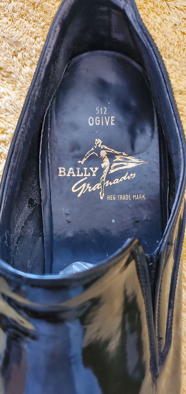 Черные туфли-смокинг из лакированной кожи  Bally, размер 10,.( EUR 43)  сделано во Франции фото 5