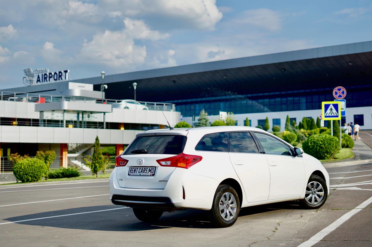 Toyota Auris 1.4 Diesel foto 1