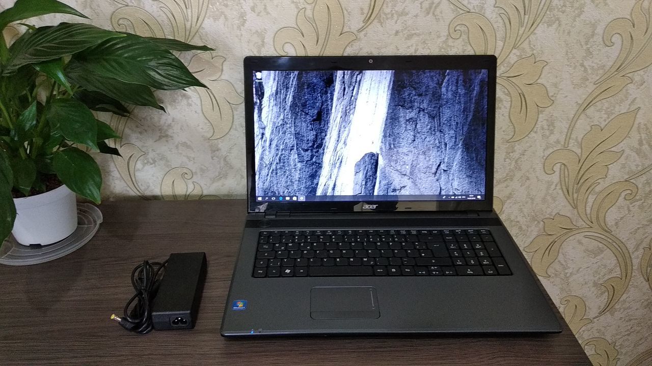 Acer Aspire 17.3 Большой ноутбук