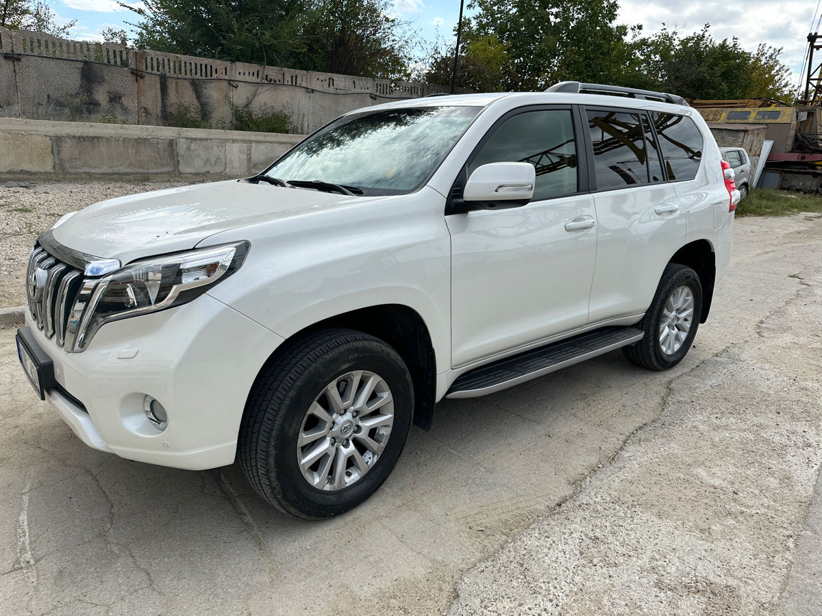 Toyota Land Cruiser Prado foto 2