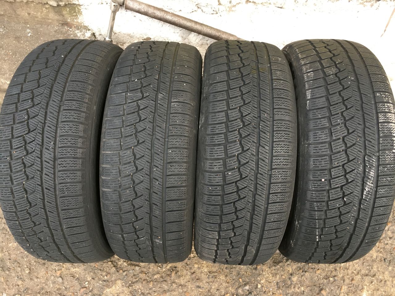 235/55 R18