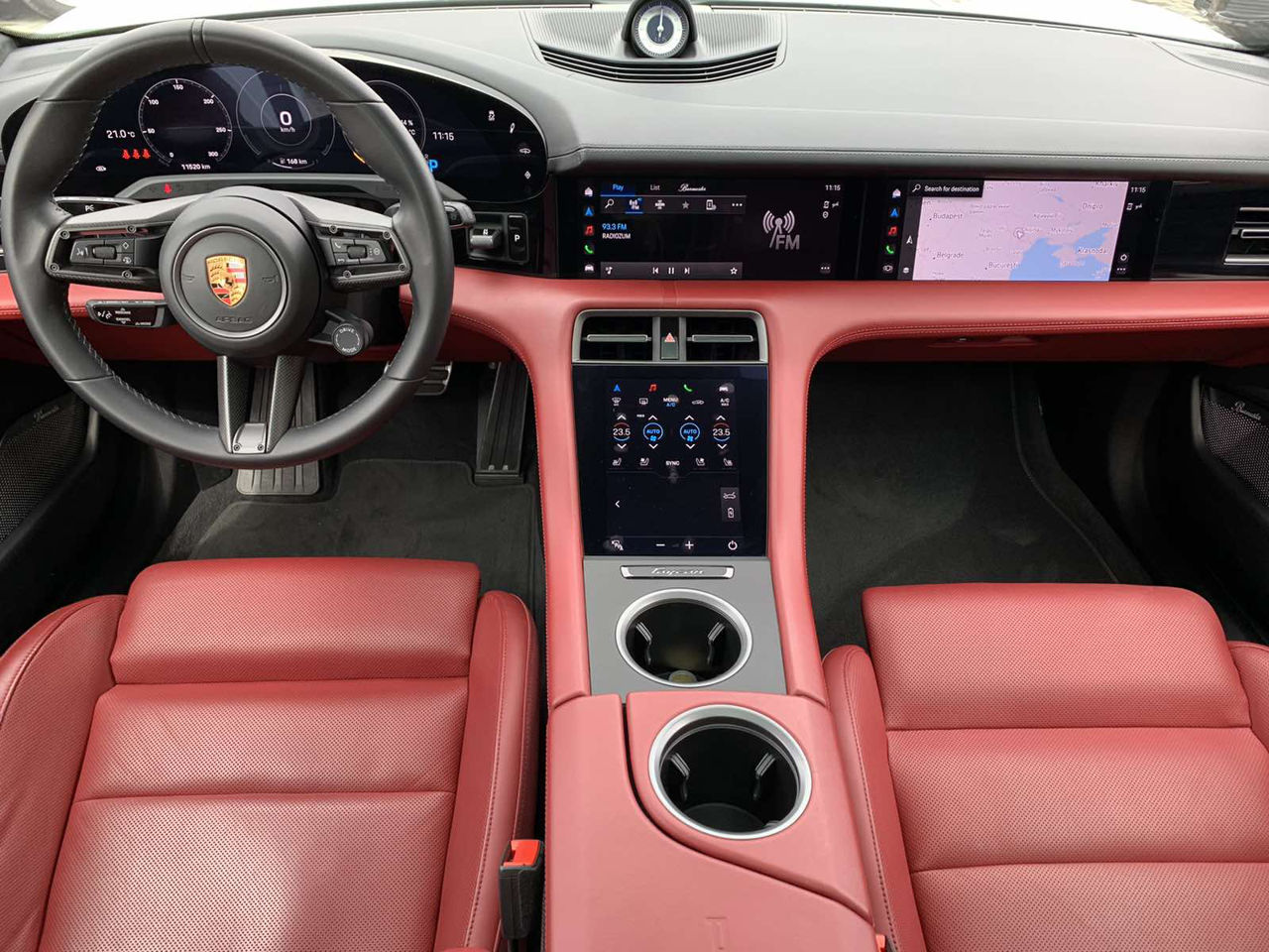 Porsche Taycan foto 8