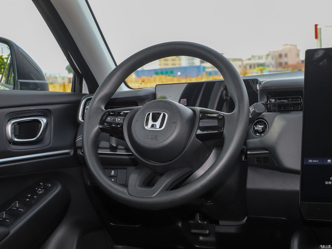 Honda e:NS1 фото 5
