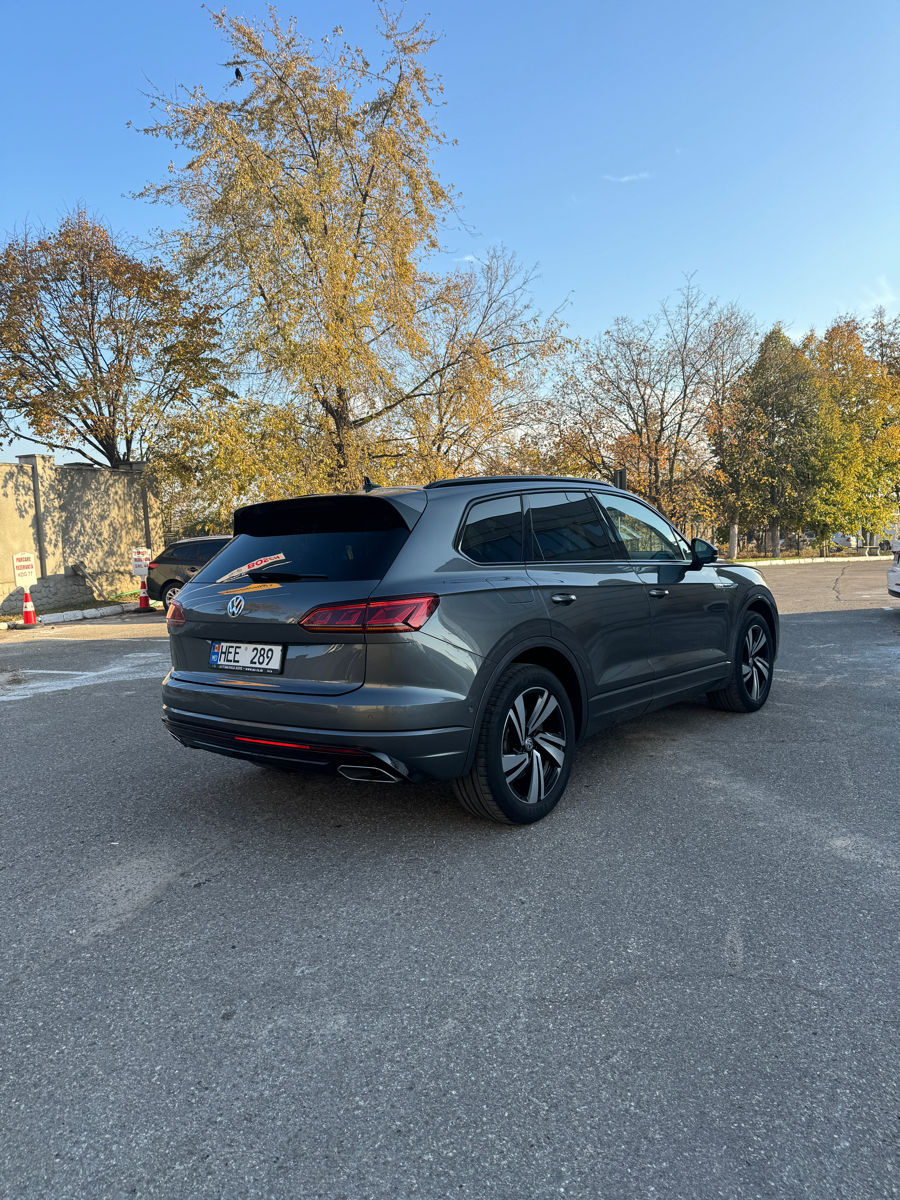 Volkswagen Touareg foto 2