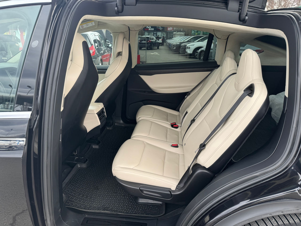 Tesla Model X foto 8