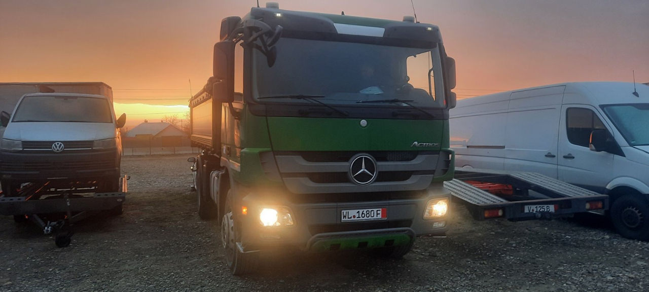 Mercedes ACTROS foto 3