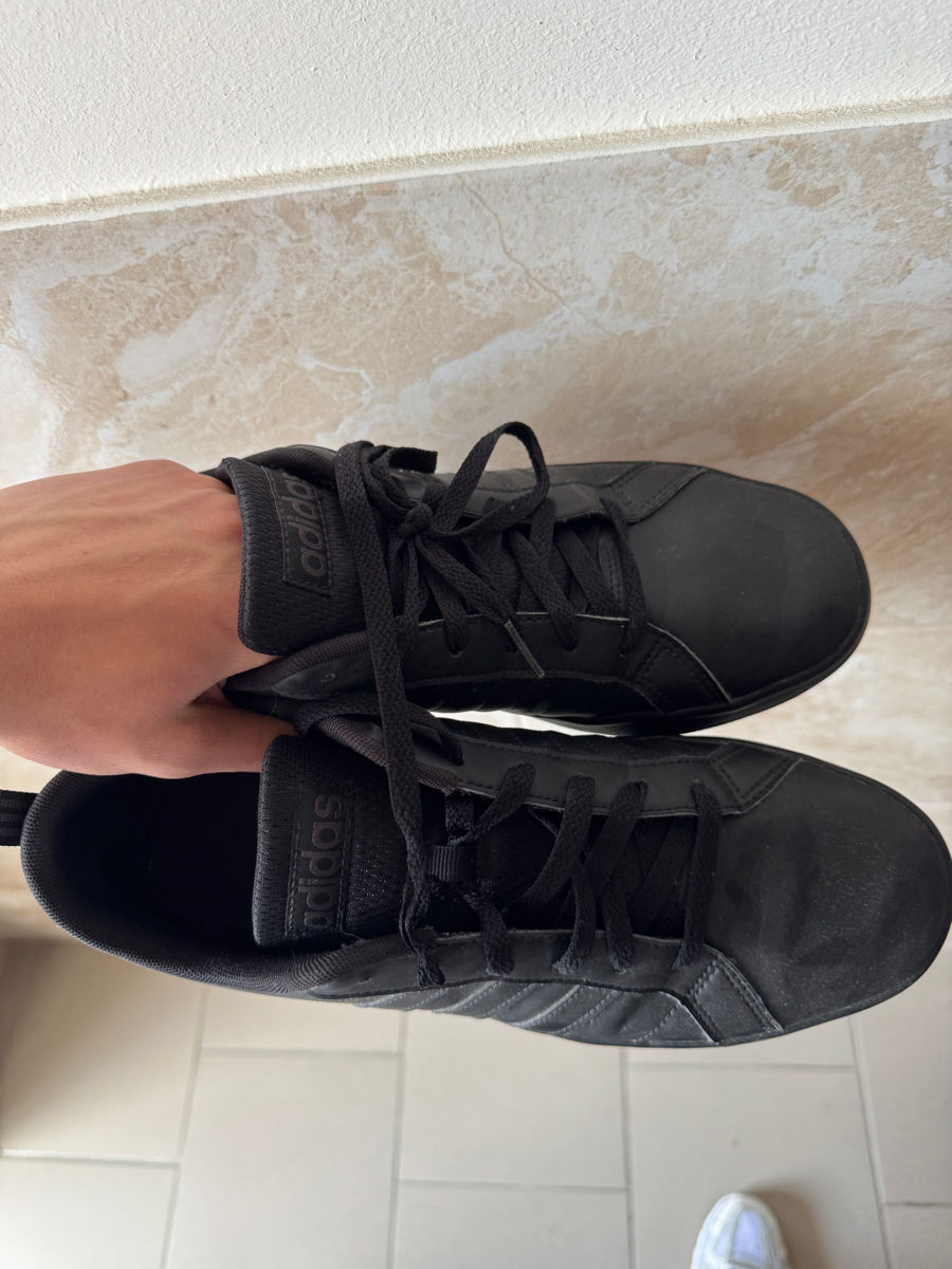 Incaltaminte Adidas foto 0