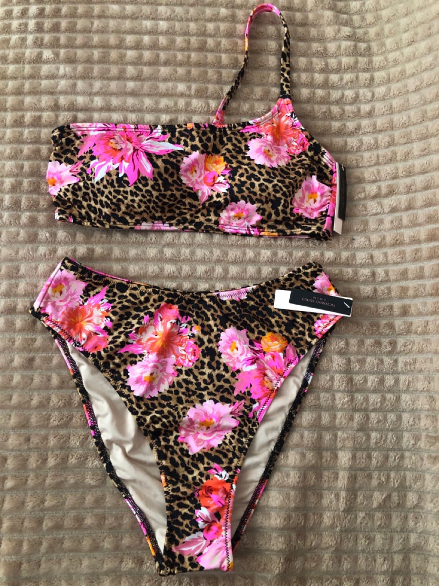 Costume de baie Victoria Secret, noi, marimea S (top) si M (bikini), pret 899 lei foto 1