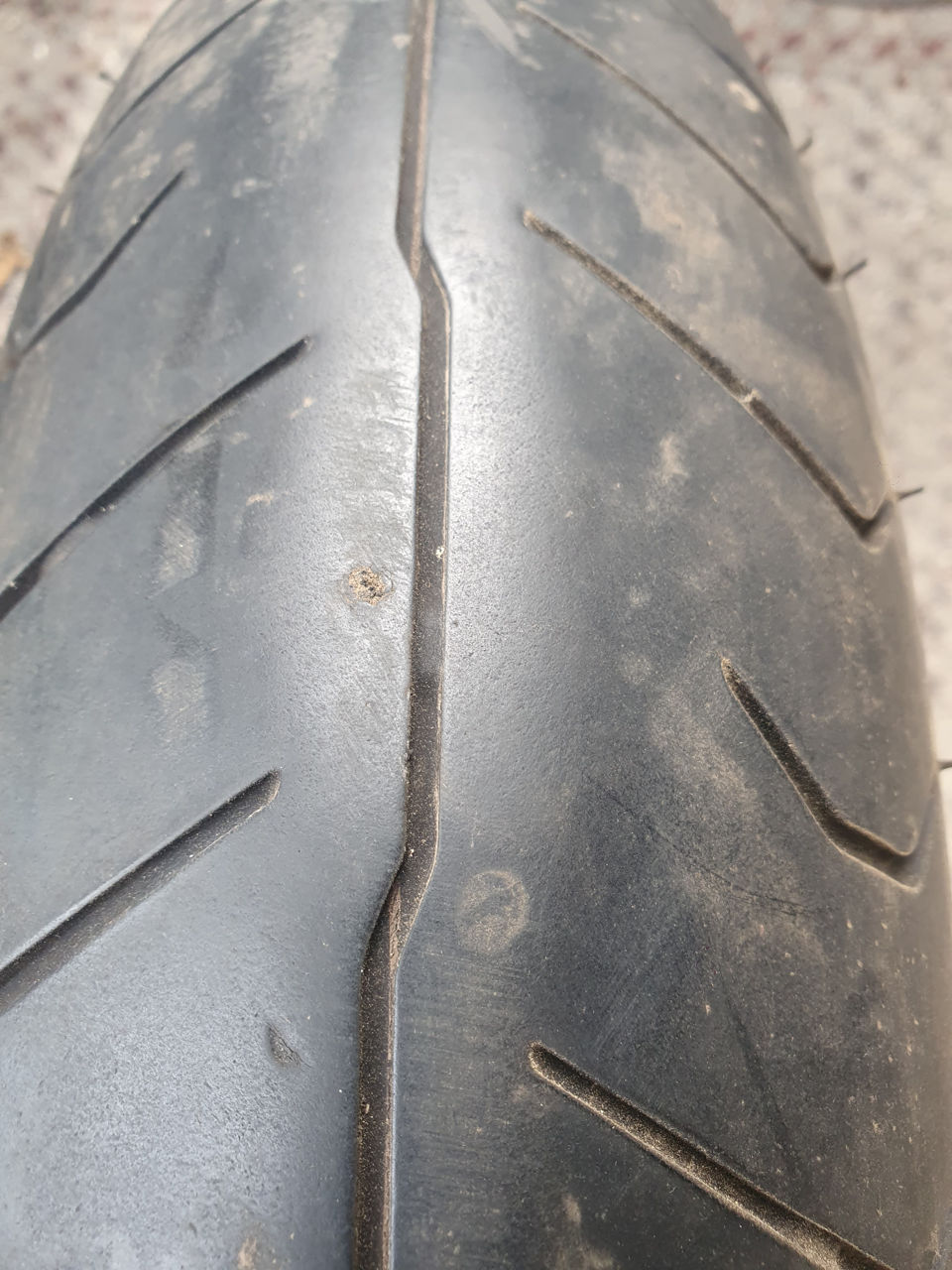 130/70/ R18- BRIDGESTONE. МОТО-ШИНЫ. foto 5