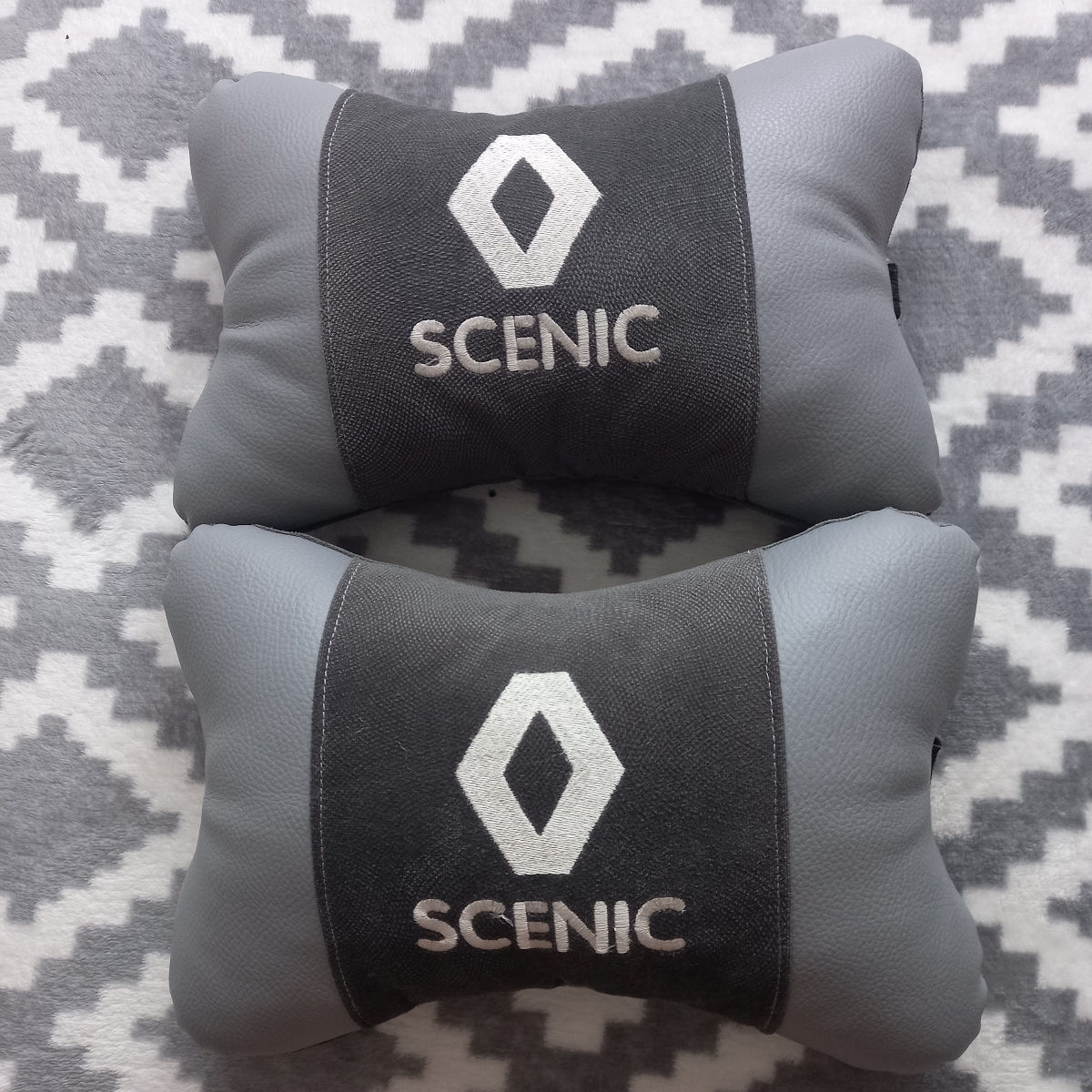 Vind pernute pentru Renault Scenic ,in stare ideala,de culoare gri foto 0