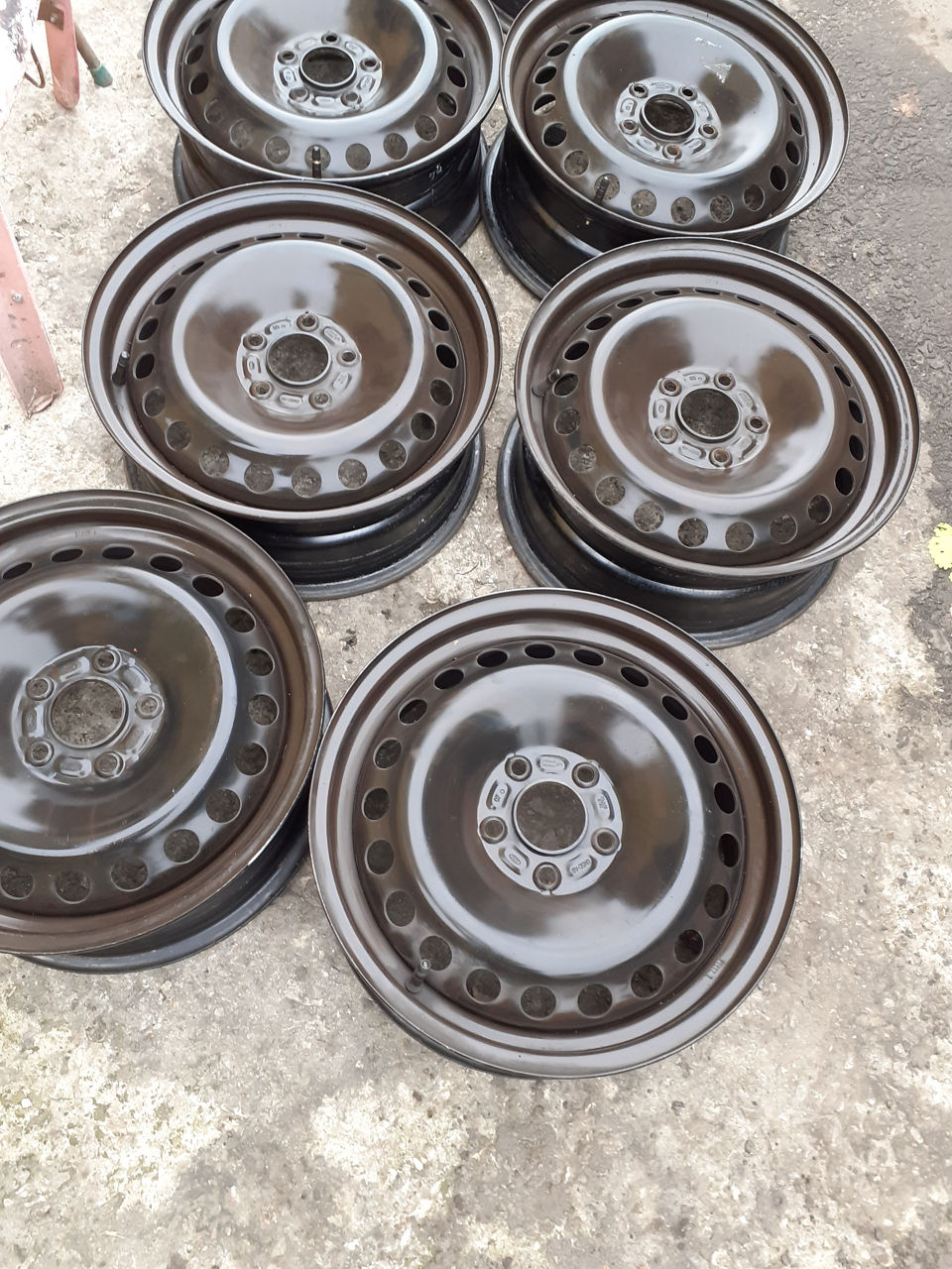 Колпаки + диски -оригинал Ford -- r16.