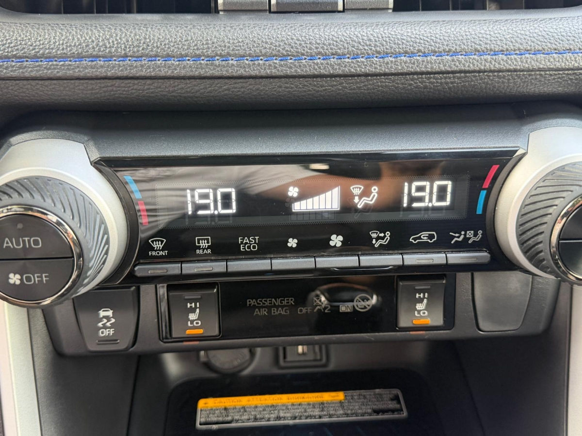 Toyota Rav 4 2021 photo 12