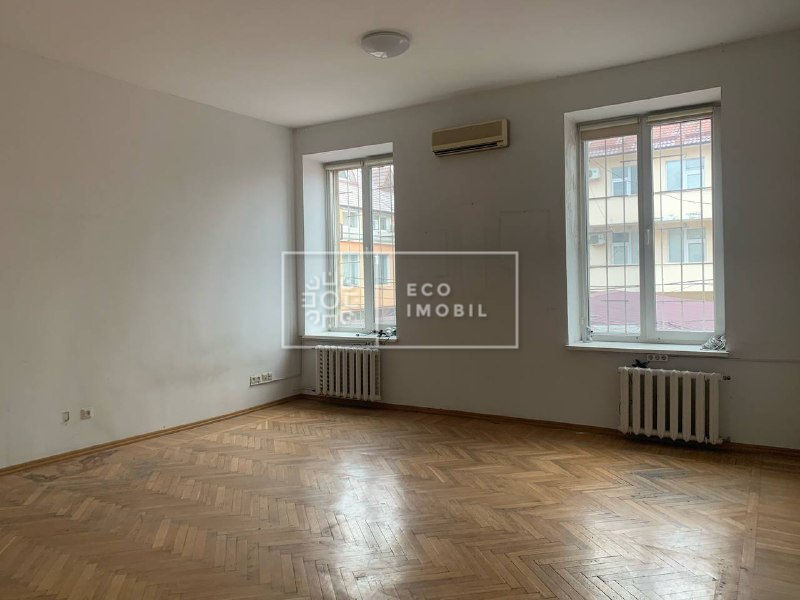 Apartament cu 3 camere, 93 m², Centru, Chișinău foto 0