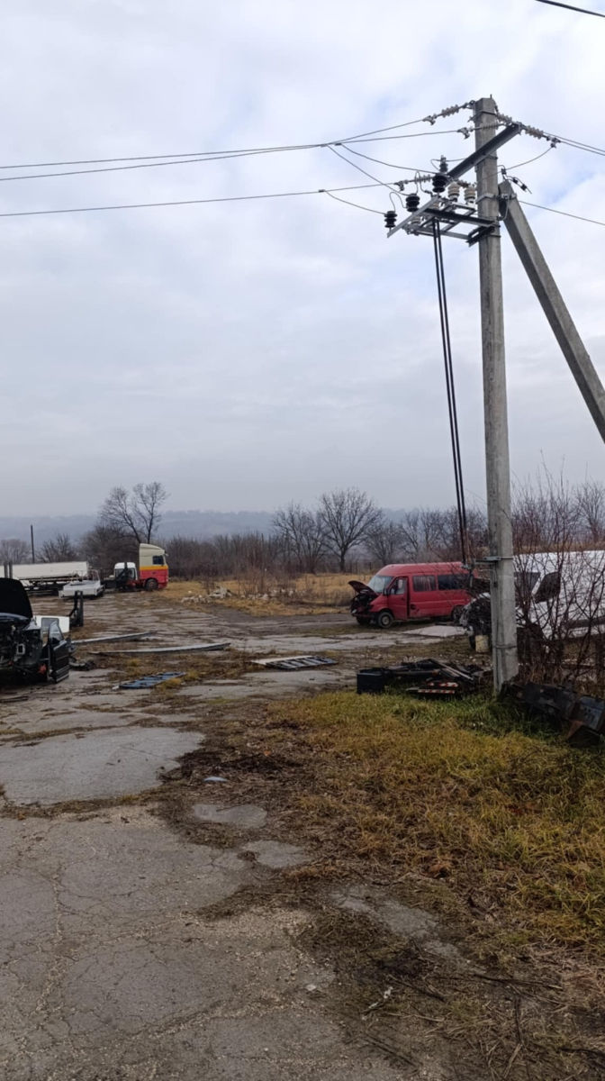 Teren pentru construcții 1,27 ha industrial, cu 2 depozite câte 500 M2 fiecare. foto 5